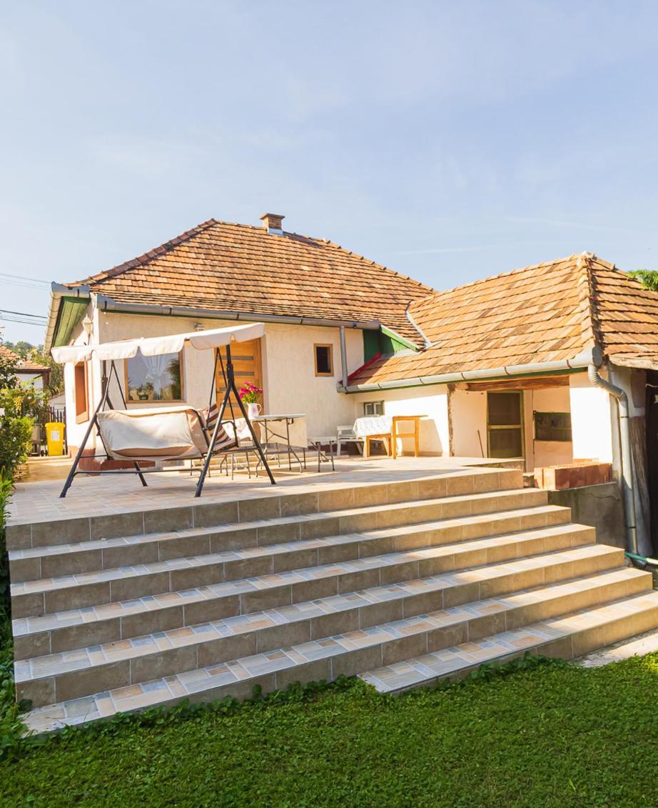 Lankas Vendeghaz - Holloko Villa Ngoại thất bức ảnh